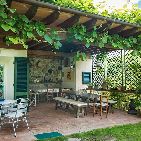 Dom wakacyjny Giglio Country With Private Pool Near Lukka